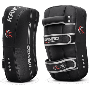 Bouclier de frappe KANGO FS-KAOS, en simili cuir noir. Léger, compact, et idéal pour les entraînements de boxe, MMA ou arts martiaux.
